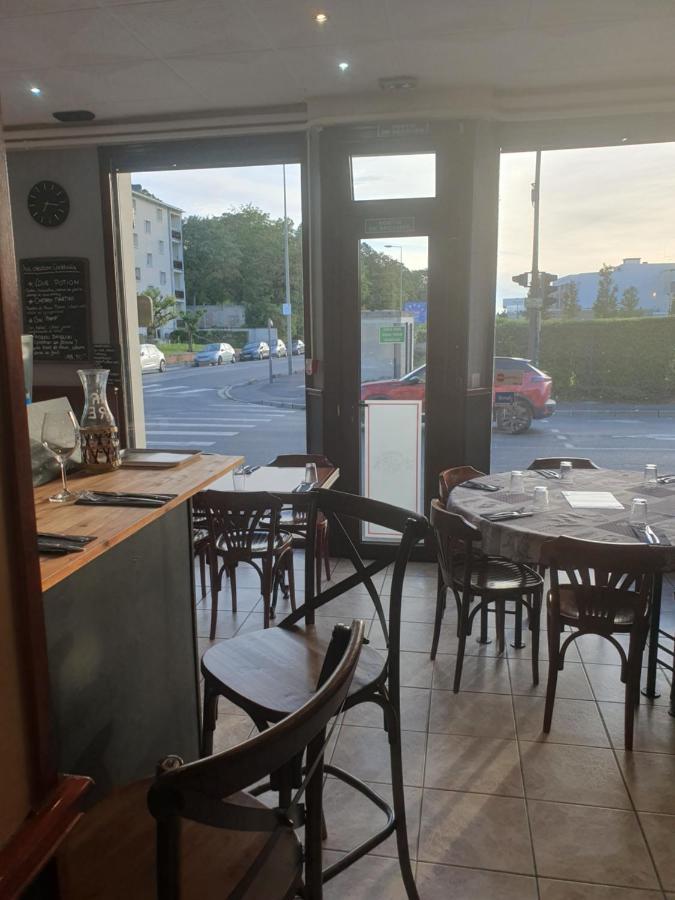 Hotel Aux Bons Amis Reims Luaran gambar