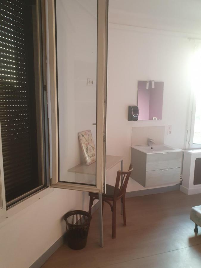 Hotel Aux Bons Amis Reims Luaran gambar